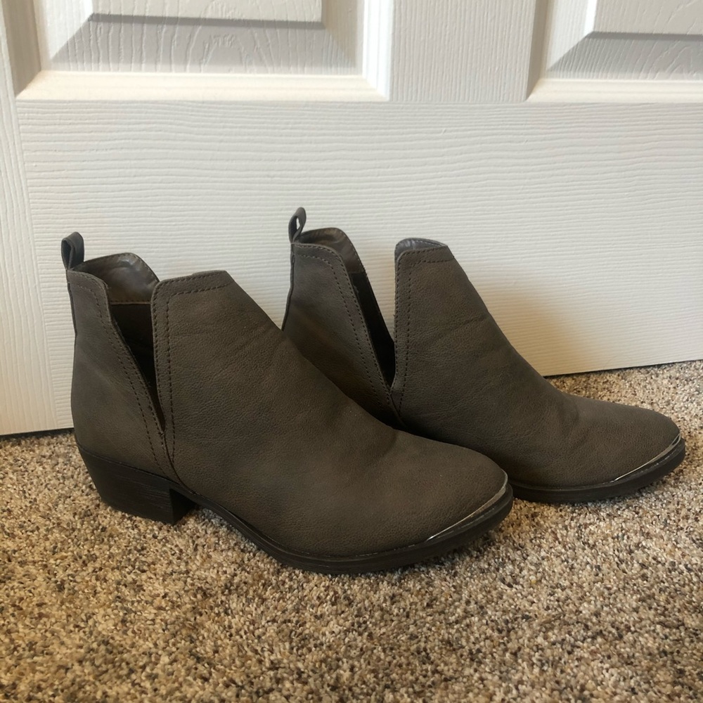 Cute ankle booties - Never worn